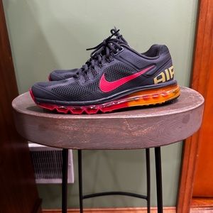 red black nike air max